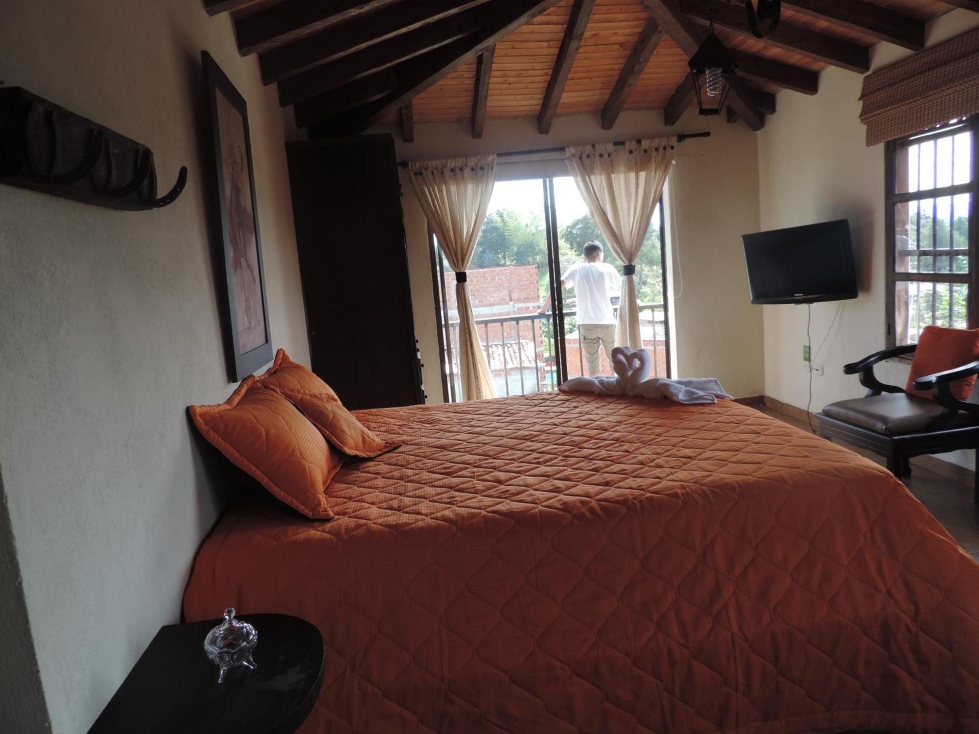 Pensjonat Oak Tree House Guatapé Zewnętrze zdjęcie