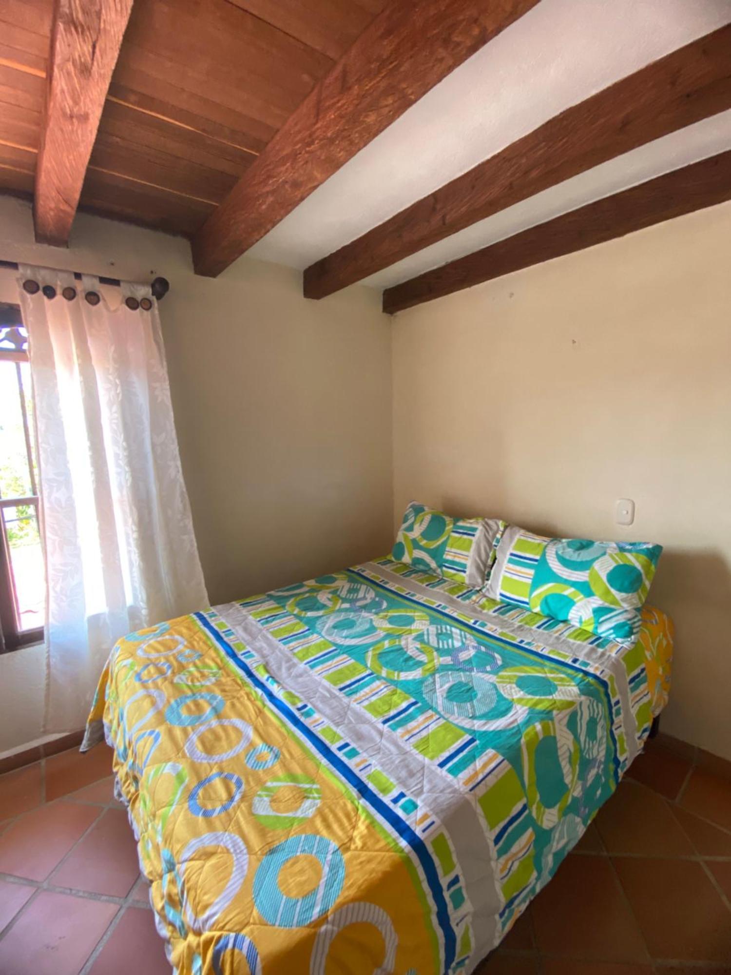 Pensjonat Oak Tree House Guatapé Zewnętrze zdjęcie