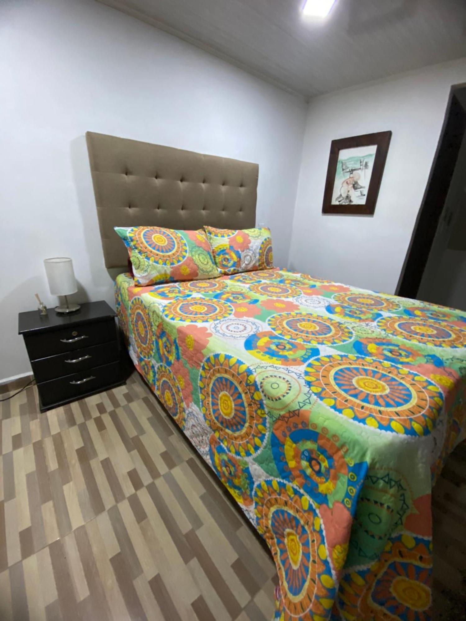 Pensjonat Oak Tree House Guatapé Zewnętrze zdjęcie