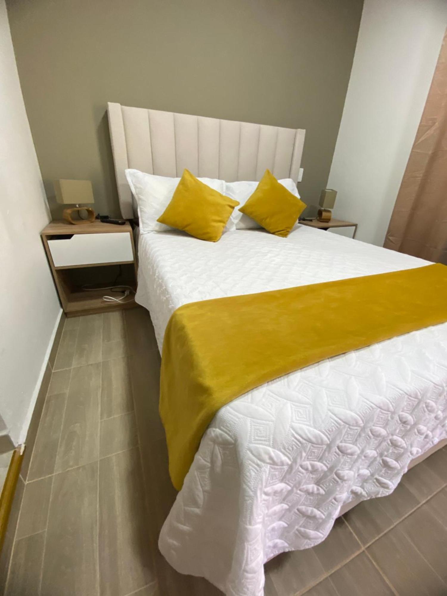 Pensjonat Oak Tree House Guatapé Zewnętrze zdjęcie