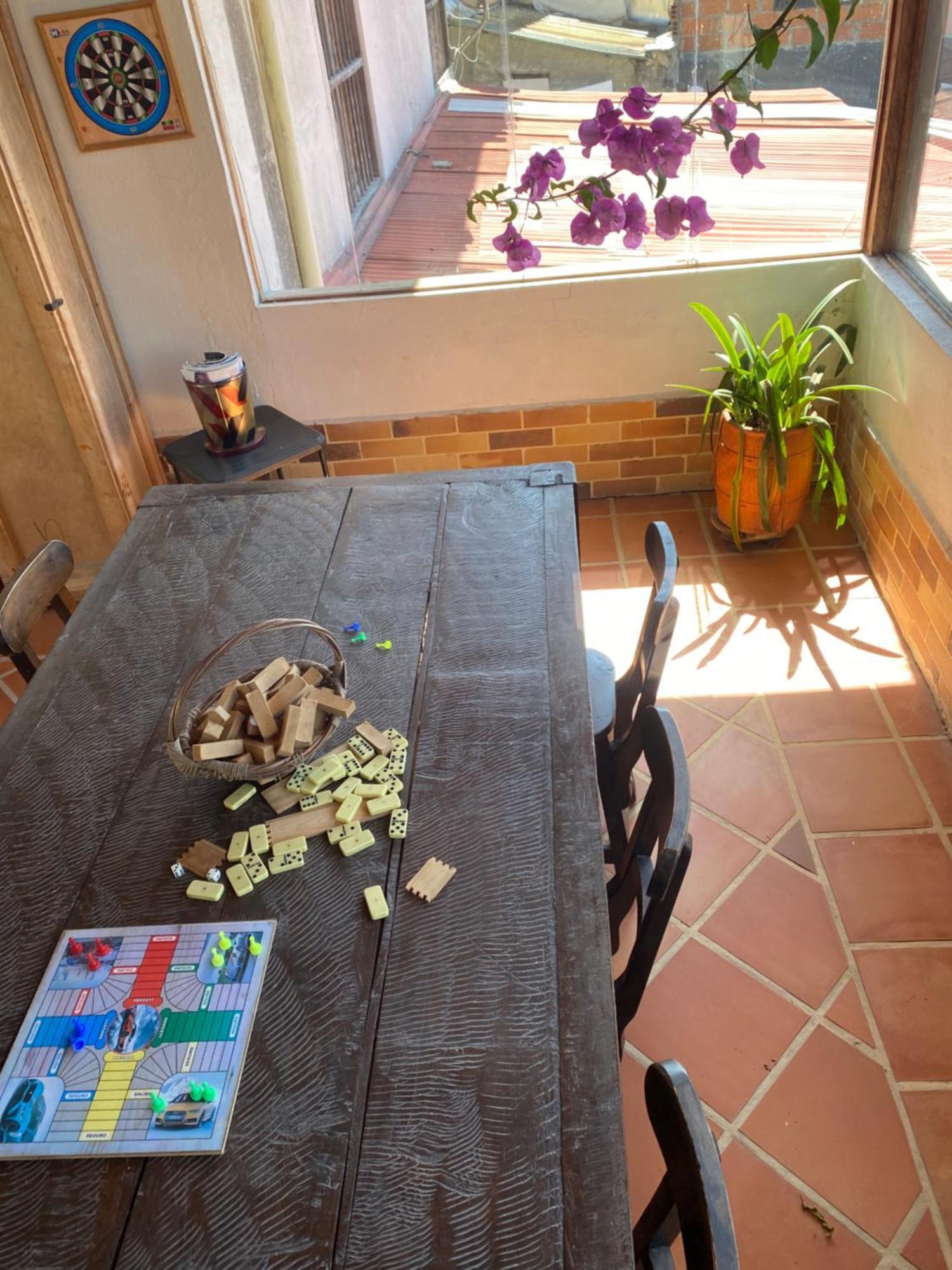 Pensjonat Oak Tree House Guatapé Zewnętrze zdjęcie