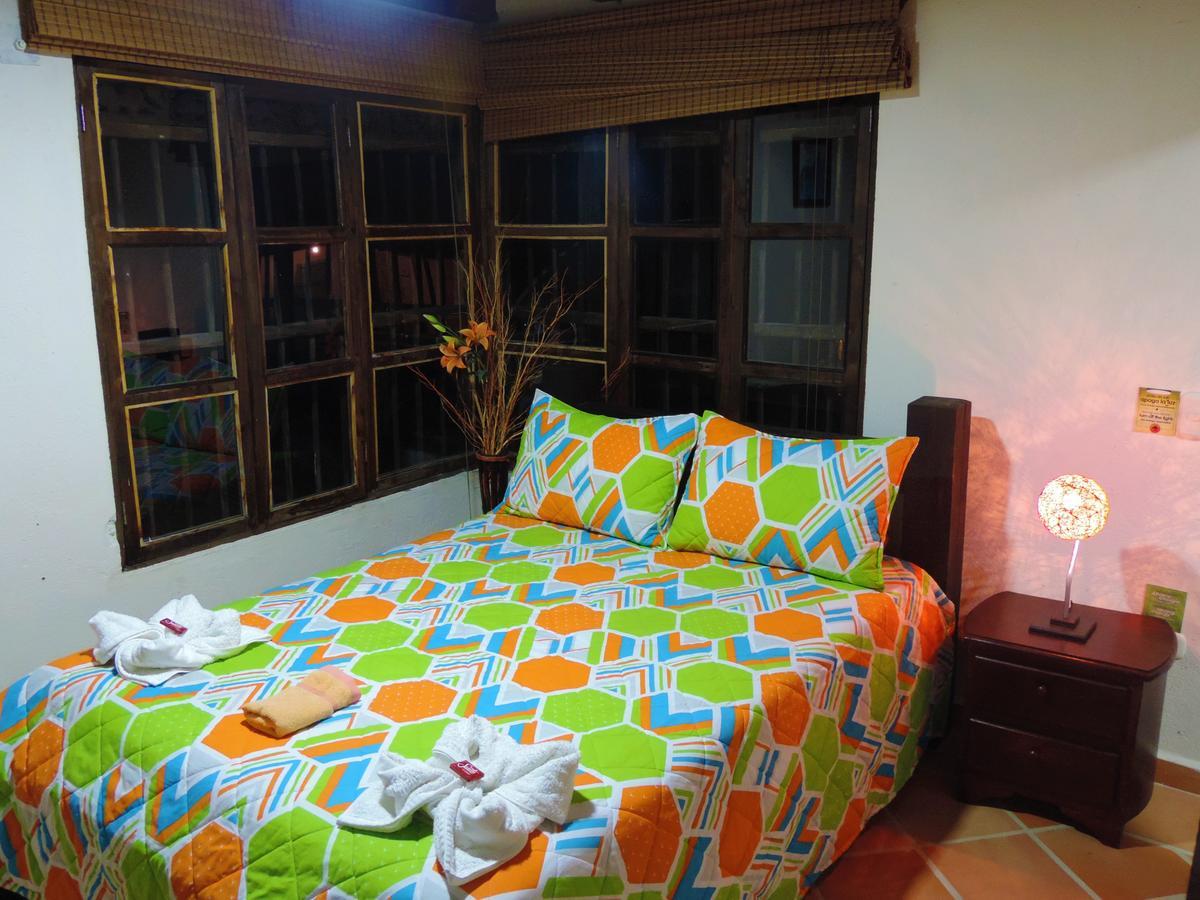 Pensjonat Oak Tree House Guatapé Zewnętrze zdjęcie